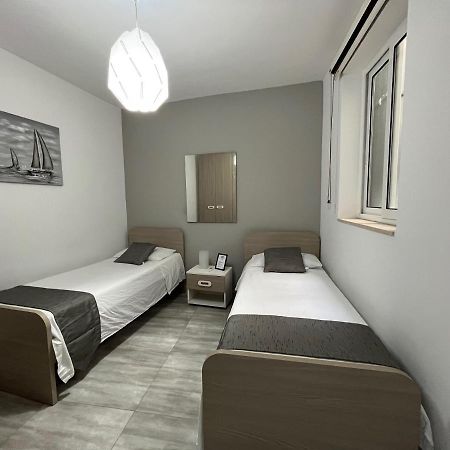 F7 Room 2, Private Bedroom Two Single Beds Shared Bathroom In Shared Flat Msida Eksteriør billede