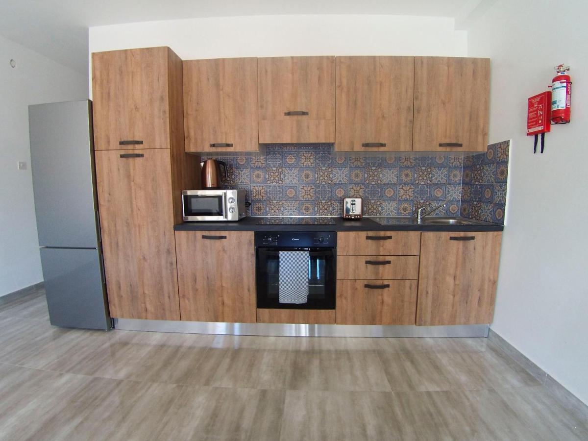 F7 Room 2, Private Bedroom Two Single Beds Shared Bathroom In Shared Flat Msida Eksteriør billede