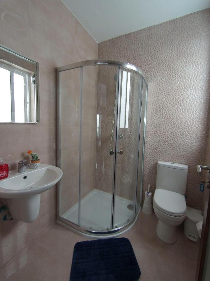 F7 Room 2, Private Bedroom Two Single Beds Shared Bathroom In Shared Flat Msida Eksteriør billede