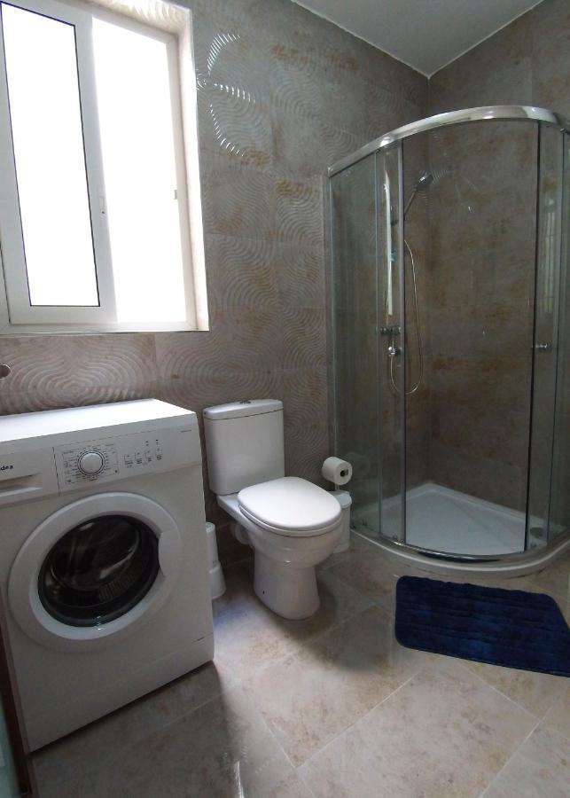 F7 Room 2, Private Bedroom Two Single Beds Shared Bathroom In Shared Flat Msida Eksteriør billede